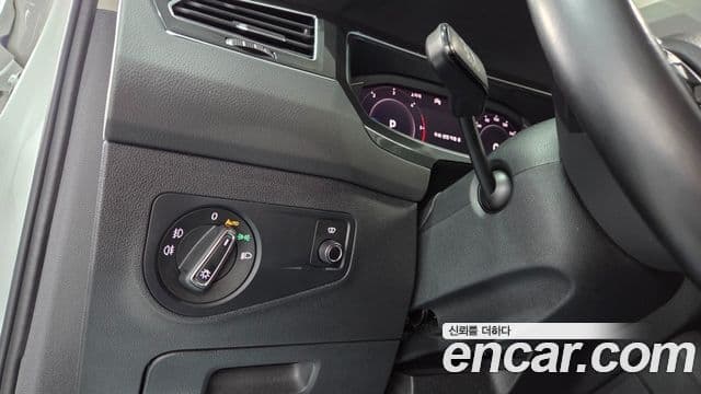 Volkswagen Tiguan 2020 — Photo 6/35