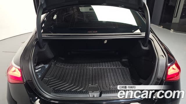 Mercedes-Benz E-Class 2026 — Photo 21/38