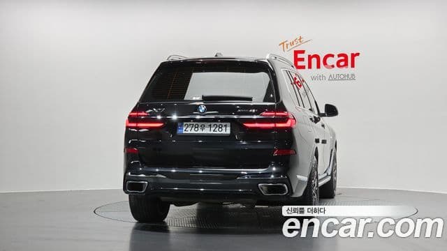BMW X7 2024 — Photo 17/36