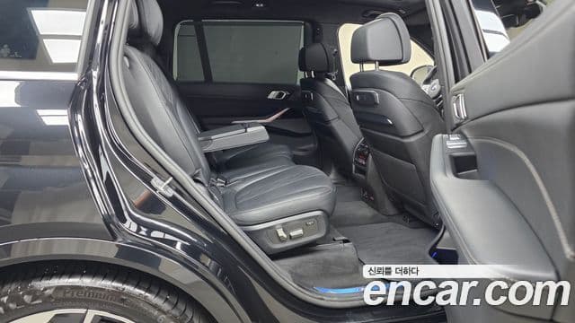 BMW X7 2024 — Photo 33/36