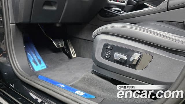 BMW X7 2024 — Photo 19/36