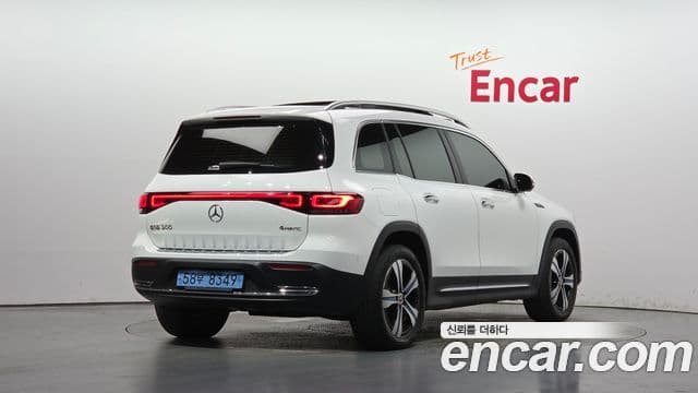 Mercedes-Benz EQB 2022 — ფოტო 24/33