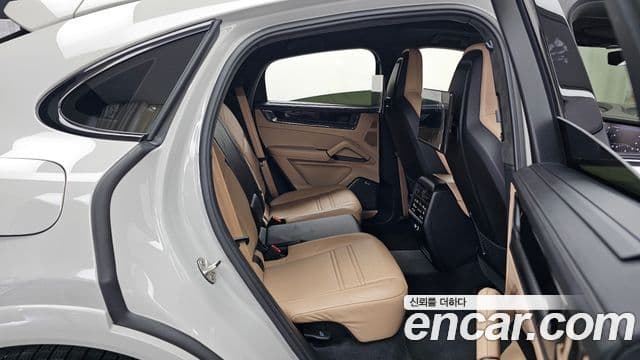 Porsche Cayenne 2025 — ფოტო 19/20