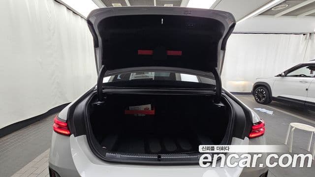 BMW 5 Series 2026 — Photo 31/35