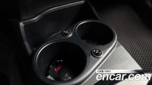 Toyota Prius C 2018 — Photo 30/39