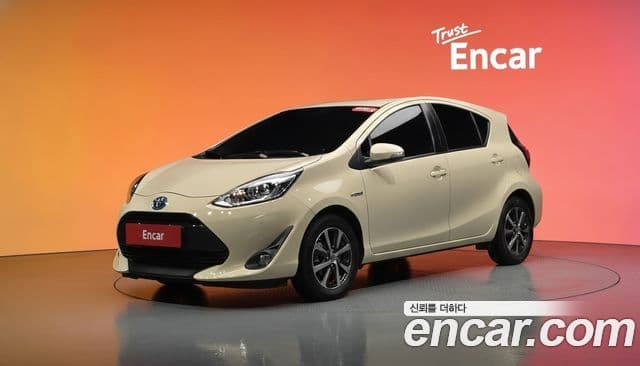 Toyota Prius C 2018 — Photo 29/39