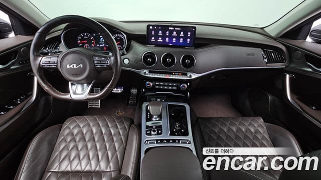 Kia Stinger 2022 — Фото 7/20