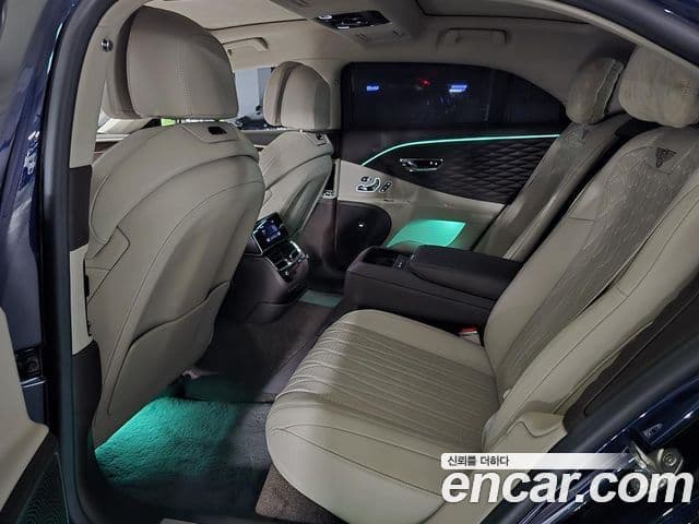 Bentley Flying Spur 2022 — Photo 13/19