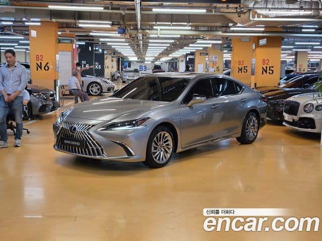 Lexus ES300h 2025 — ფოტო 2/18
