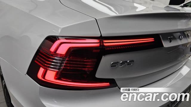 Volvo S90 2022 — Şəkil 14/33