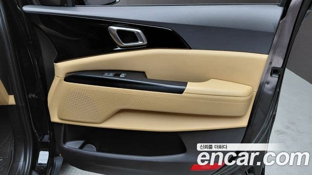 Kia Carnival 2021 — Şəkil 24/28