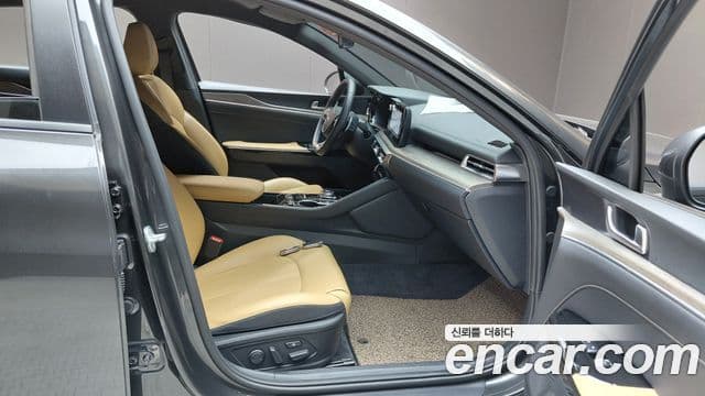 Kia K5 2021 — Şəkil 19/31
