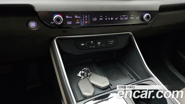Kia Carnival 2024 — Фото 17/20