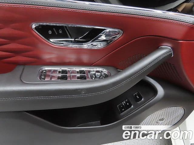 Bentley Flying Spur 2022 — Фото 12/20