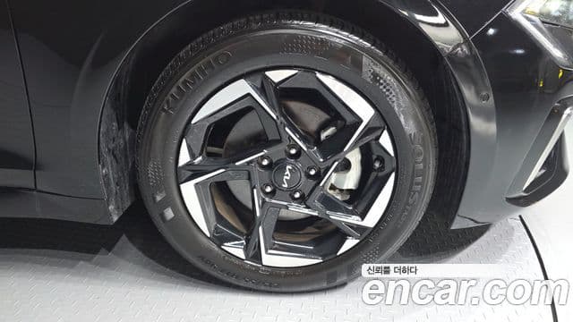 Kia K5 2025 — ფოტო 21/30