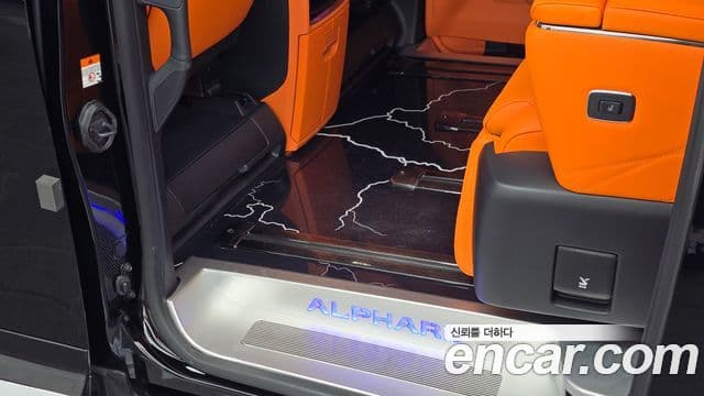 Toyota Alphard 2023 — ფოტო 22/38