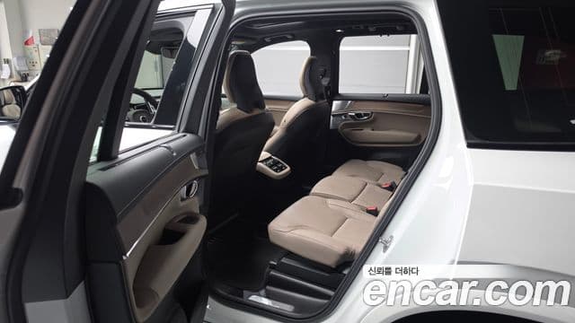 Volvo XC90 2025 — Фото 11/20