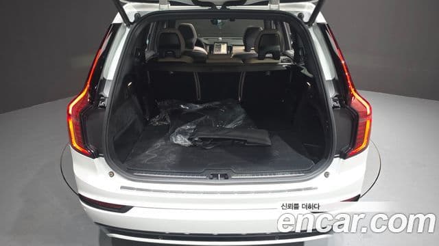 Volvo XC90 2025 — Фото 17/20
