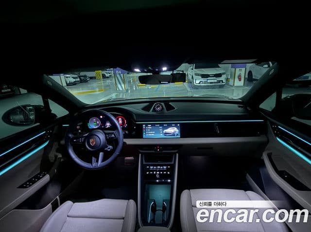 Porsche Macan EV 2025 — ფოტო 17/19