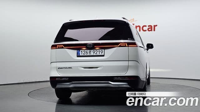 Kia Carnival 2021 — Фото 4/20