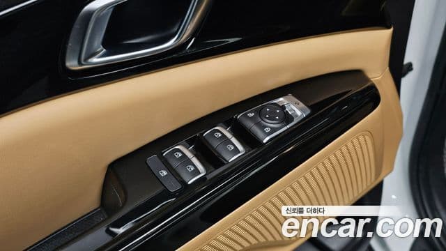 Kia Carnival 2021 — Photo 17/30
