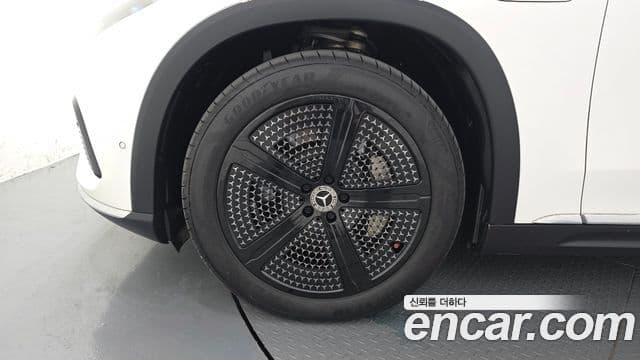 Mercedes-Benz EQS SUV 2023 — Photo 34/37