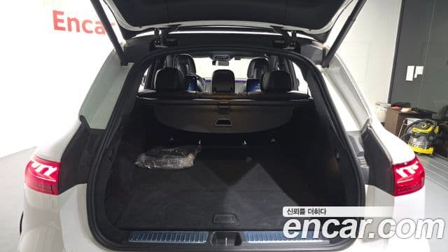 Mercedes-Benz EQS SUV 2023 — Photo 16/37