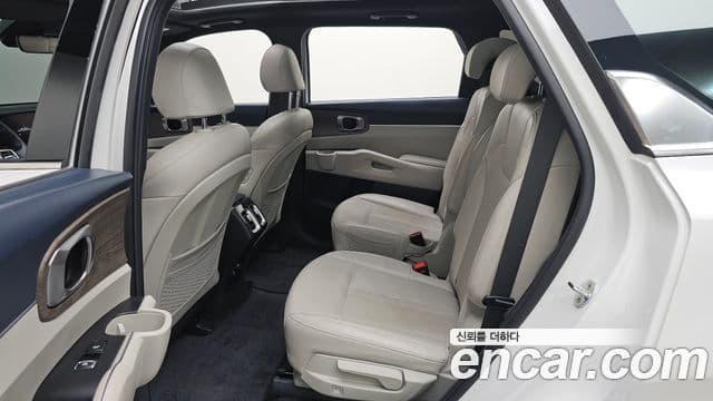 Kia Sorento 2022 — Şəkil 16/36
