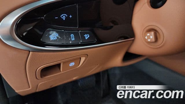 Genesis GV70 2025 — Şəkil 27/34