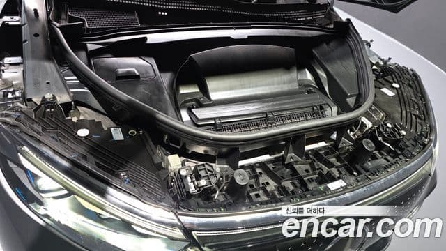 Mercedes-Benz EQS SUV 2023 — Photo 28/34