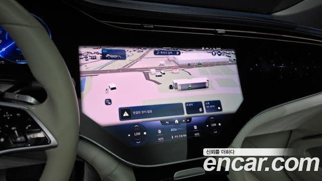 Mercedes-Benz EQS SUV 2023 — Photo 4/34