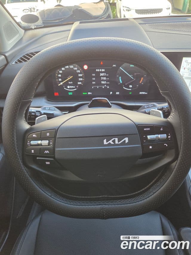 Kia Sportage 2025 — Фото 8/10