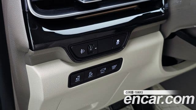 Kia Carnival 2024 — Photo 20/37