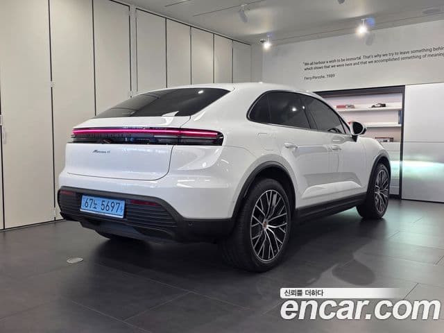 Porsche Macan EV 2025 — ფოტო 6/20