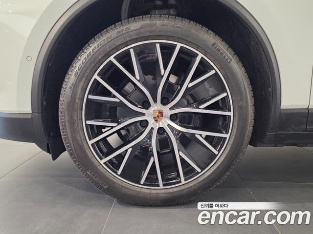 Porsche Macan EV 2025 — ფოტო 17/20