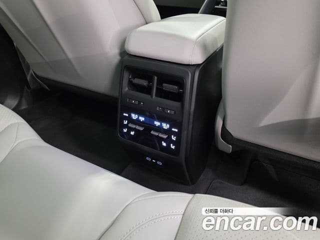 Porsche Macan EV 2025 — ფოტო 10/20