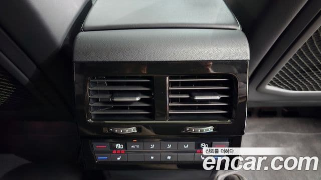 Volkswagen Touareg 2024 — Photo 12/36