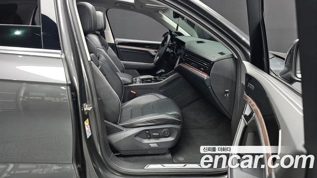 Volkswagen Touareg 2024 — Photo 15/36