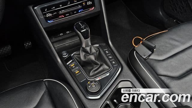Volkswagen Tiguan 2023 — Photo 12/35