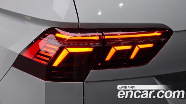 Volkswagen Tiguan 2023 — Photo 28/35