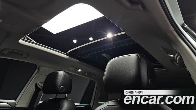 Volkswagen Tiguan 2023 — Photo 6/35
