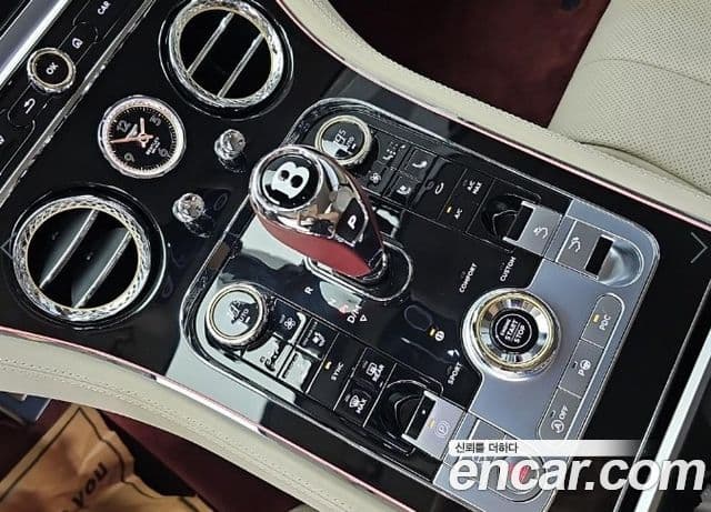 Bentley Continental GT 2023 — Şəkil 8/19