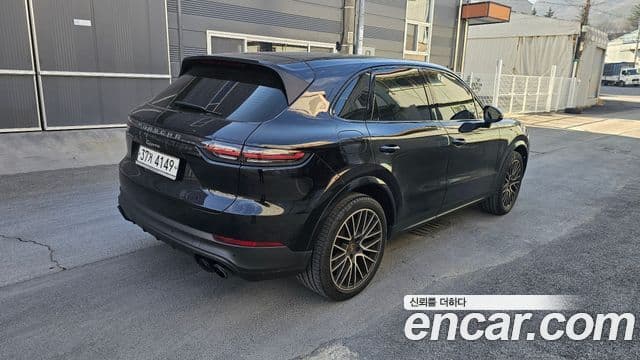 Porsche Cayenne 2019 — фото 4 из 20