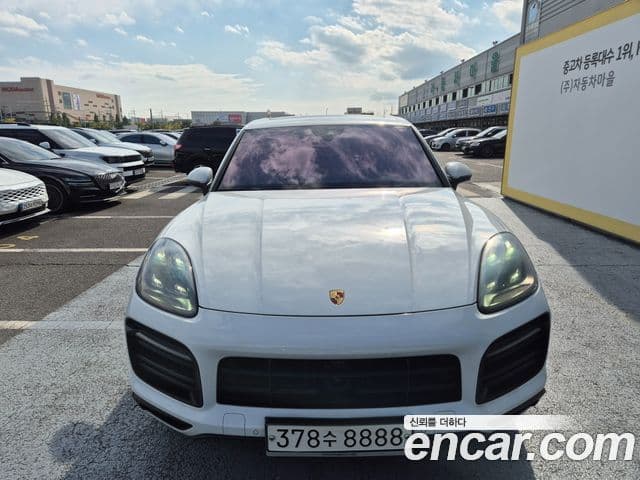 Porsche Cayenne 2019 — Photo 1/20