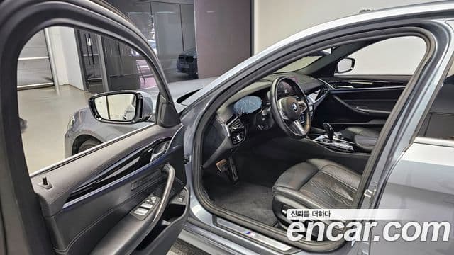 BMW 5 Series 2019 — ფოტო 11/20