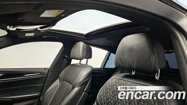 BMW 5 Series 2019 — ფოტო 19/20