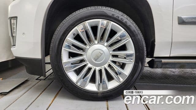 Cadillac Escalade 2020 — ფოტო 4/20
