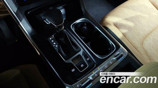 Kia Carnival 2023 — Şəkil 9/20