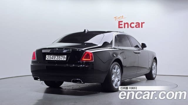 Rolls-Royce Ghost 2020 — Şəkil 1/20