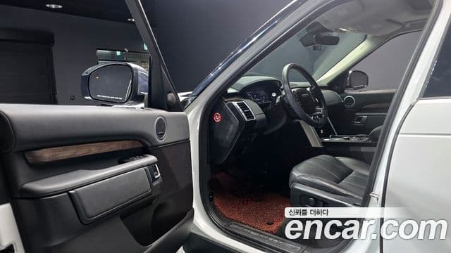 Land Rover Discovery 5 2018 — Photo 14/20